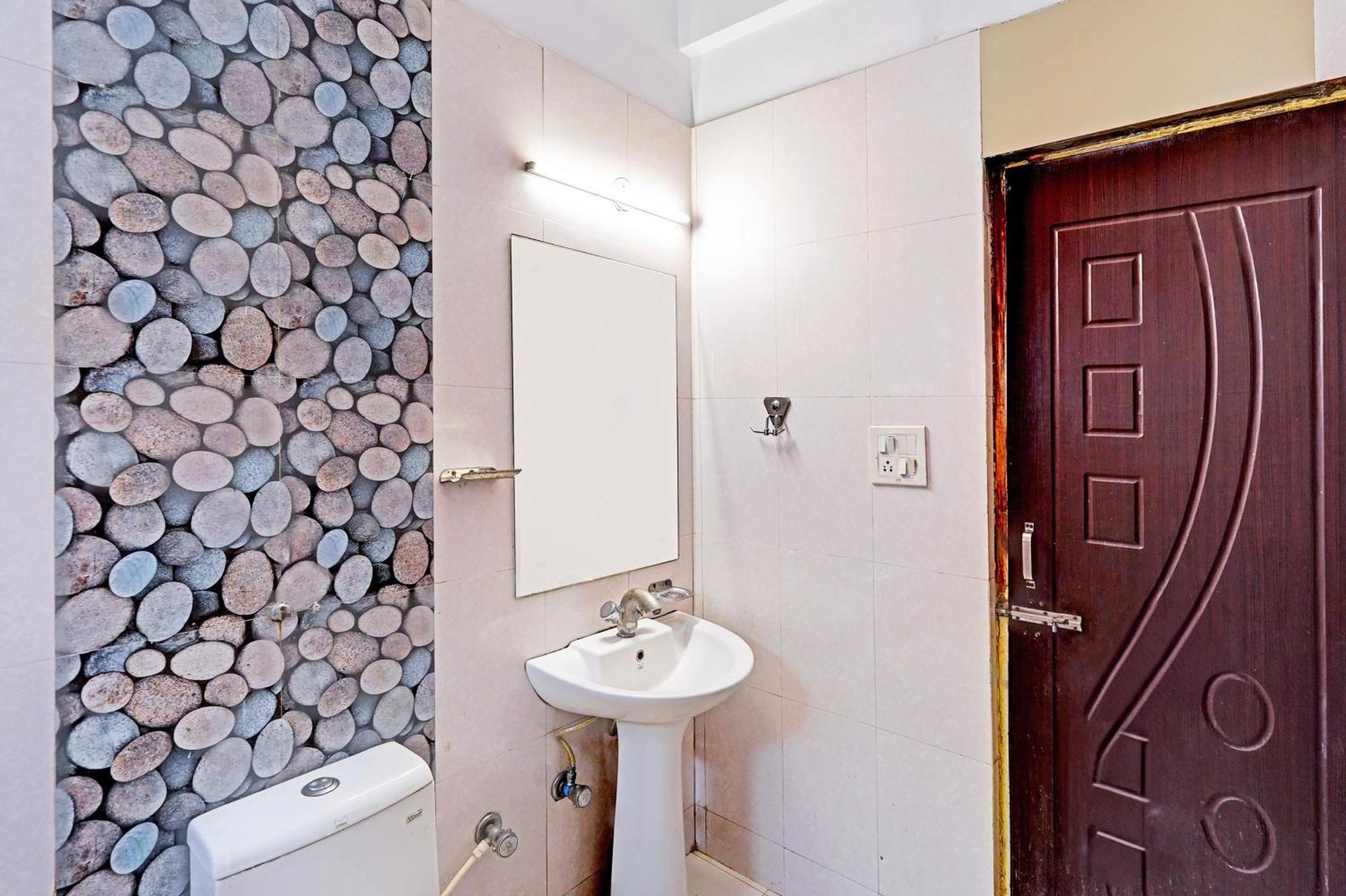 Super Hotel O Palm Dehradun Ngoại thất bức ảnh
