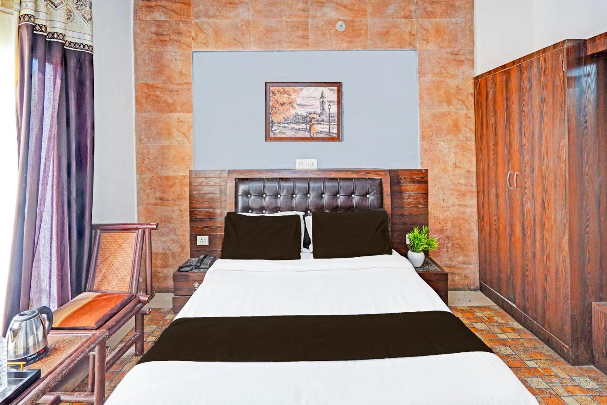 Super Hotel O Palm Dehradun Ngoại thất bức ảnh